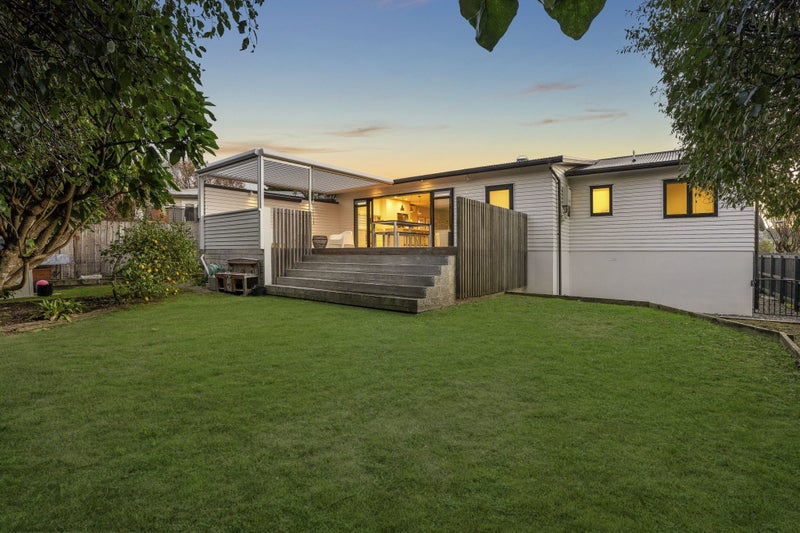 2/49 Roseberry Avenue, Birkenhead, Auckland - Carousel 2