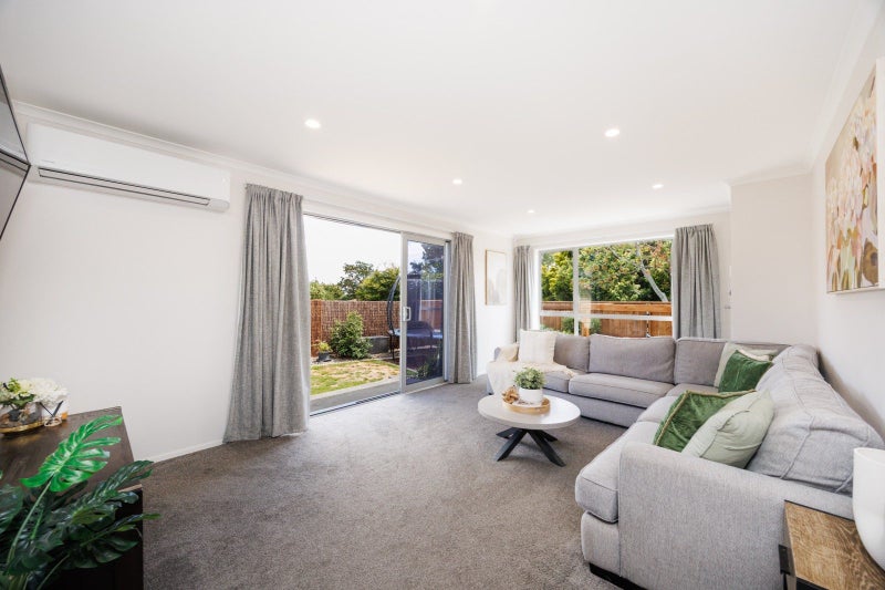 2 Capri Place, Awapuni, Palmerston North - Carousel 2