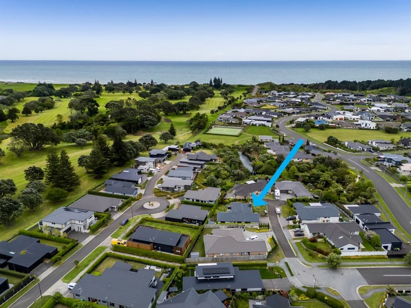 3 Condor Crescent, Waiwhakaiho, New Plymouth - Carousel 2