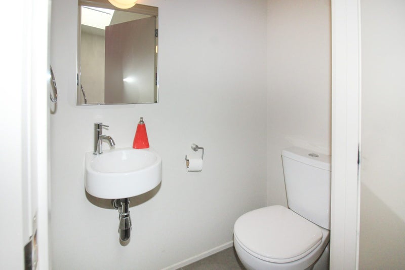 12/2 Onslow Road, Khandallah, Wellington - Carousel 28