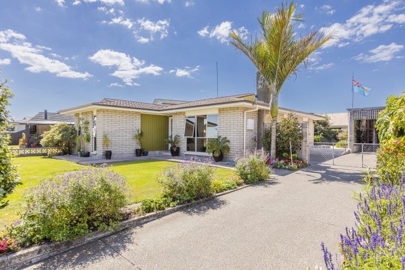 15 Spriggs Crescent, Greenmeadows, Napier - Carousel 1
