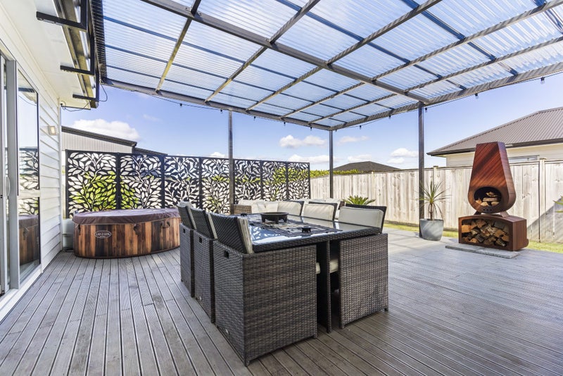 63 Seventh View Avenue, Beachlands , Auckland - Carousel 1