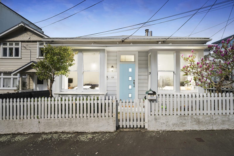 129 Grant Road, Thorndon, Wellington - Carousel 1