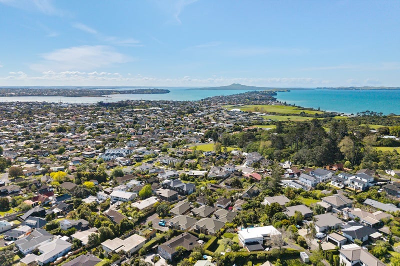 1A Luana Way, Bucklands Beach, Auckland - Carousel 2