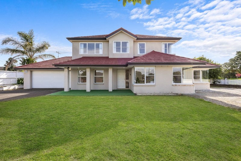 206 Carnoustie Drive, Wattle Downs, Auckland - Carousel 1