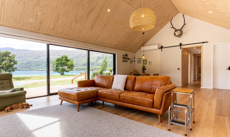 54 CORNWALL ST, kingston, athol - Carousel 2