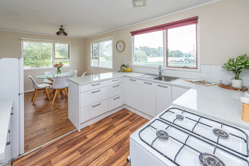 25 Carson Street, Castlecliff, Whanganui - Carousel 2