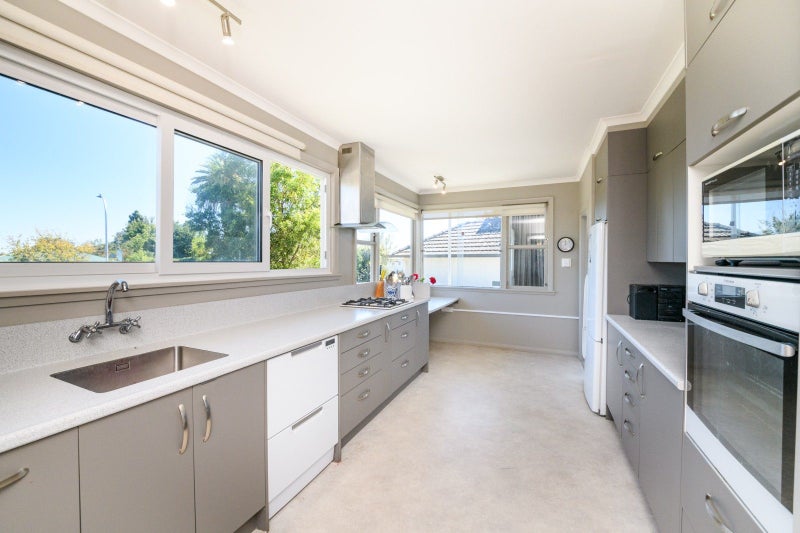 33 Sheffield Street, Awapuni, Palmerston North - Carousel 2