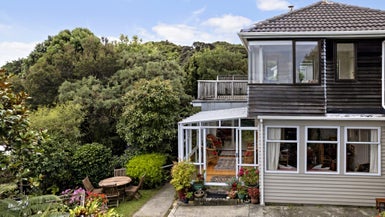 88 Howard Road, Point Howard, Lower Hutt - Carousel 1