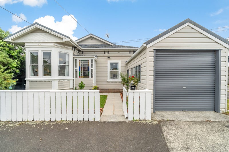 9 Adelaide Street, Petone, Lower Hutt - Carousel 1