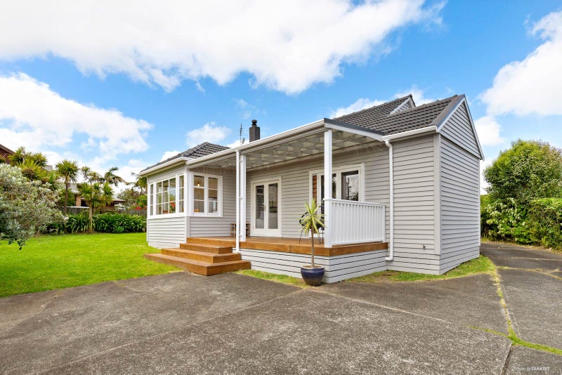 Property Valuation for 17 Fairfax Avenue, Northcote, Auckland Trade