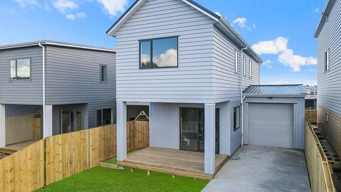 9 Farranfore Road, Opaheke, Papakura - Carousel 1