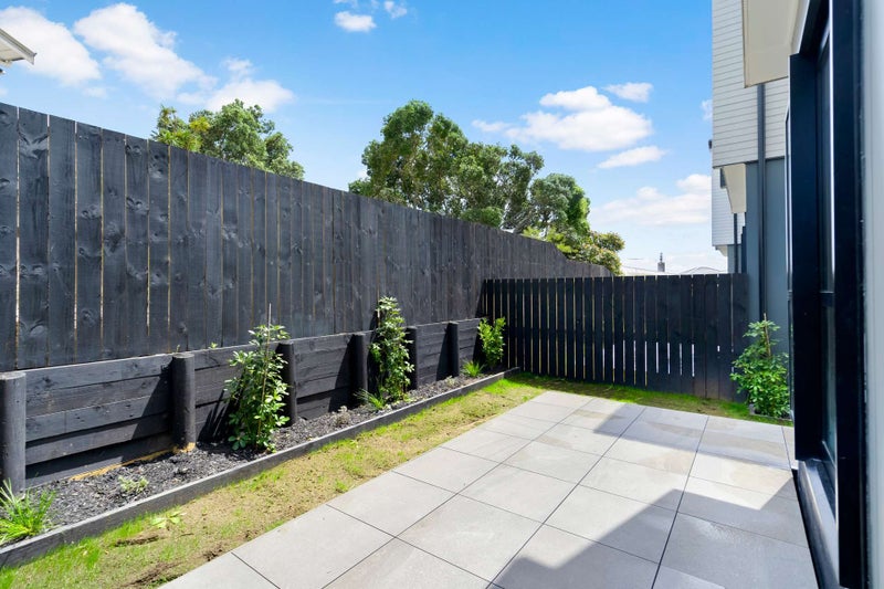 2/24 Andrew Road, Howick, Auckland - Carousel 8