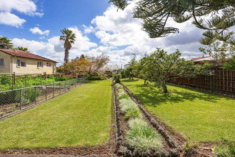 25 Margan Avenue, New Lynn, Auckland - Carousel 2