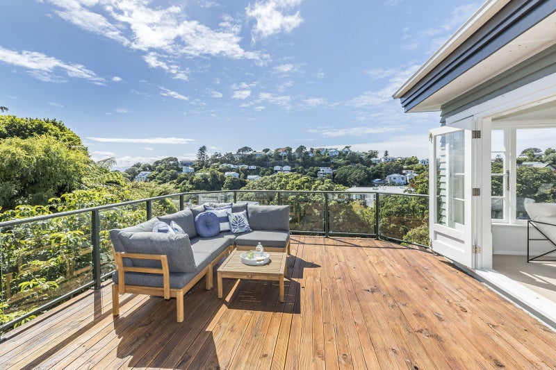 2A Raroa Crescent, Northland, Wellington - Carousel 2