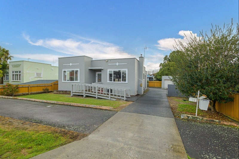 33 Rewa Street, Takaro, Palmerston North - Carousel 1