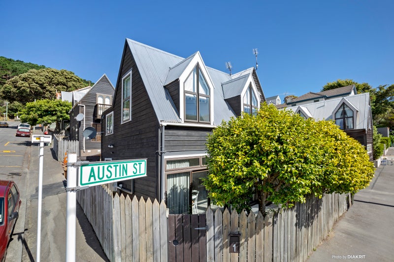 1 Austin Street, Mount Victoria, Wellington - Carousel 1