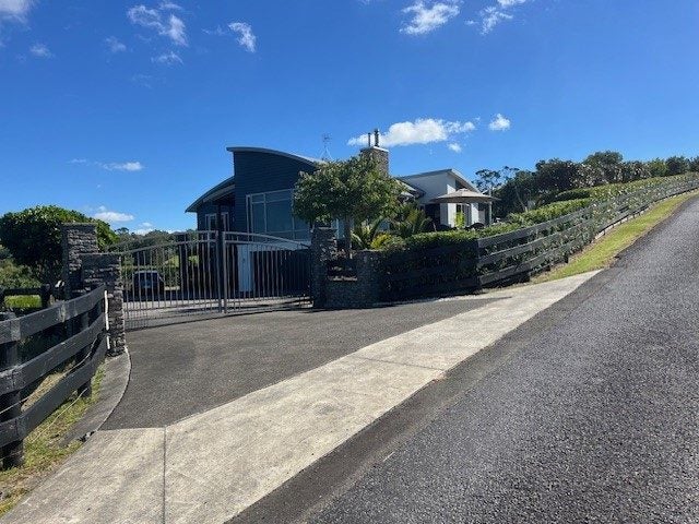 9 Mott Lane, Whitford, Manukau City, Auckland - Carousel 50