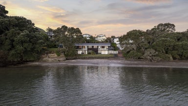 16 Harbour View Road, Point Chevalier, Auckland - Carousel 1