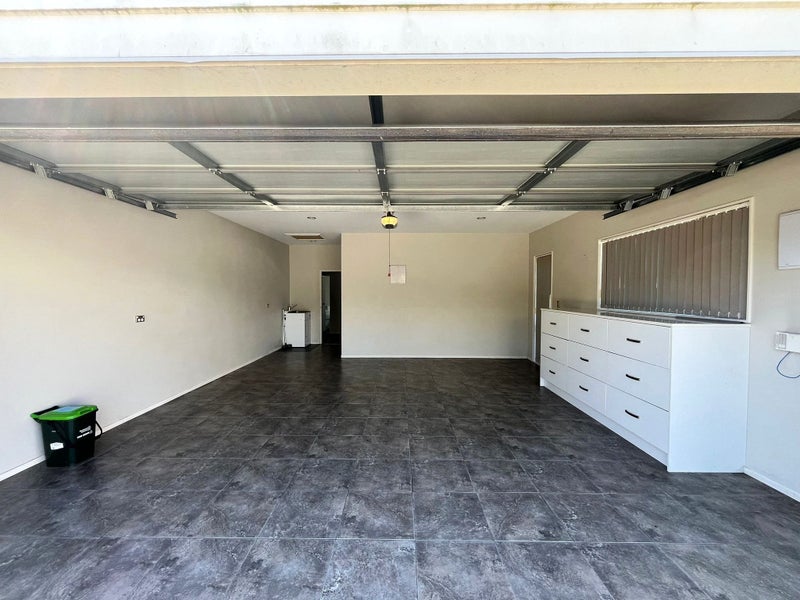 22 Helianthus Avenue, Flat Bush, Auckland - Carousel 15