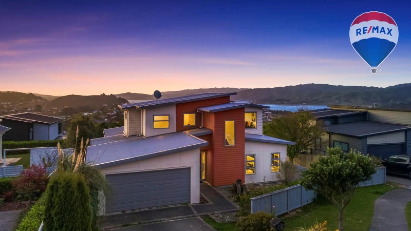 137 Endeavour Drive, Whitby, Porirua - Carousel 2