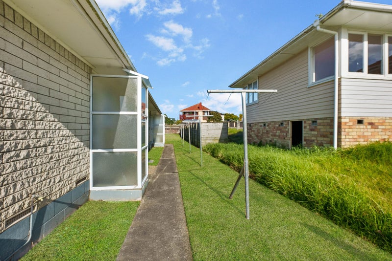 1/82 Buckland Road, Mangere East, Auckland - Carousel 18