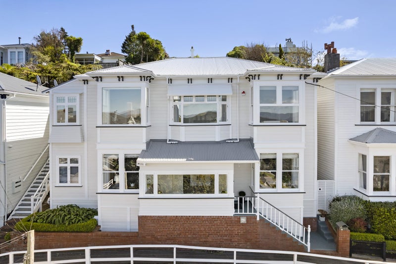 42 Rawhiti Terrace, Kelburn, Wellington - Carousel 1