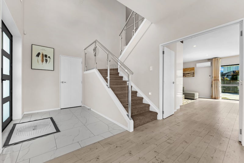 8 Cloghfin Place, Flat Bush, Auckland - Carousel 2