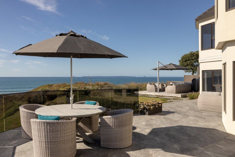 171 Oceanbeach Road, Mount Maunganui, Mount Maunganui - Carousel 2