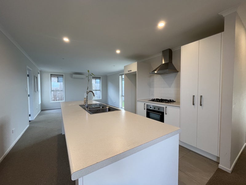 38 Pragma Rise, Rototuna North, Hamilton - Carousel 2