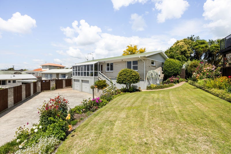 69 Poaka Avenue, Dinsdale, Hamilton - Carousel 1