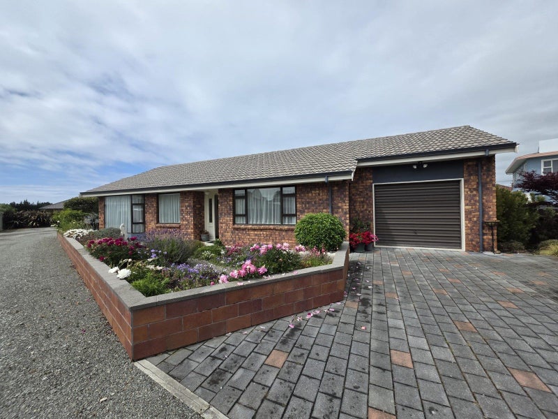 469B Thames Highway, Oamaru North, Oamaru - Carousel 1