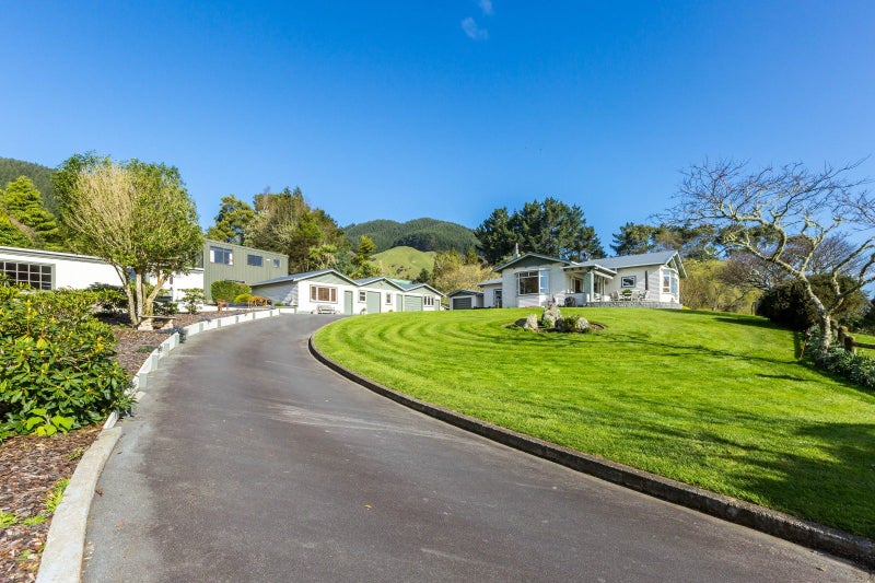 229 Whitemans Valley Road, Whitemans Valley - Carousel 1