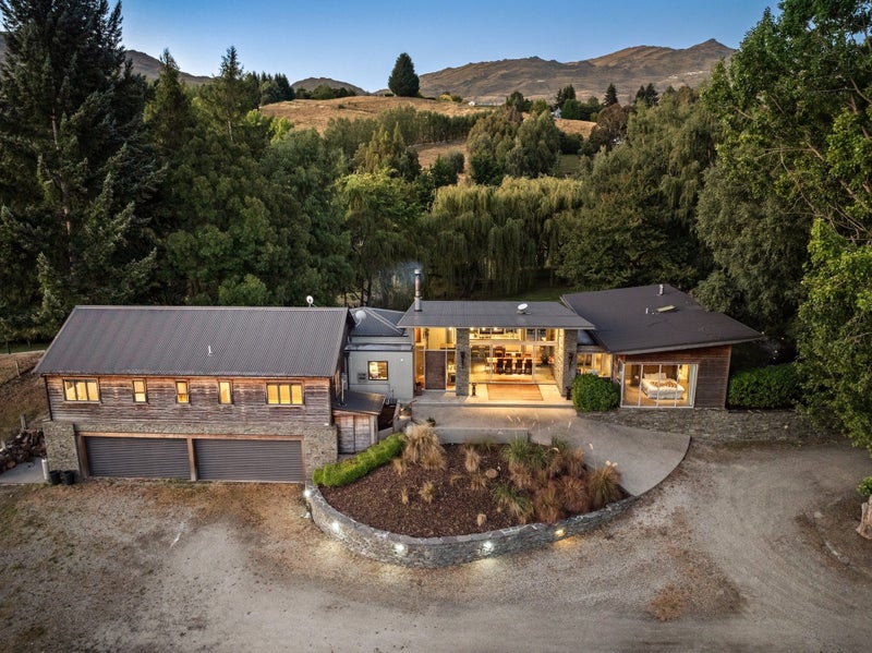 59 Mountain View Road, Dalefield, Queenstown - Carousel 1