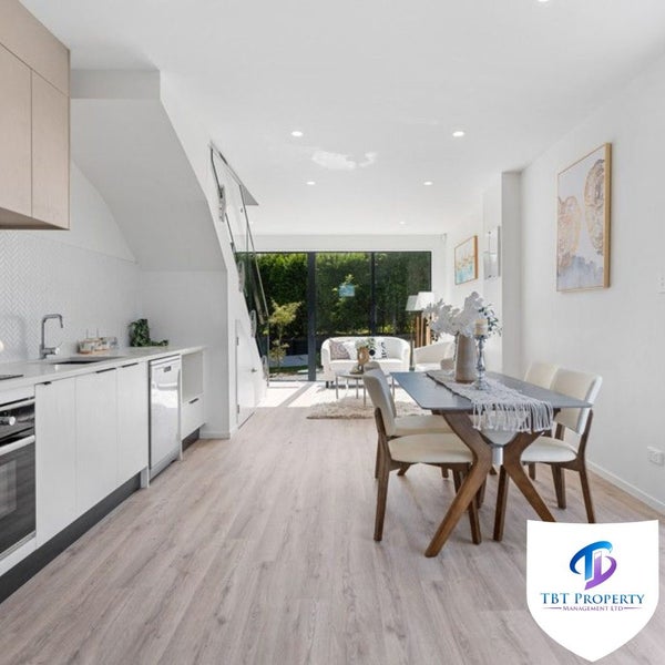 2/10 Hutchinsons Road, Bucklands Beach, Auckland - Carousel 2