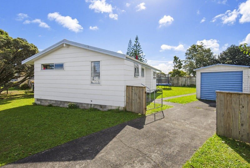 27 Morgan Crescent, Levin, Levin - Carousel 1