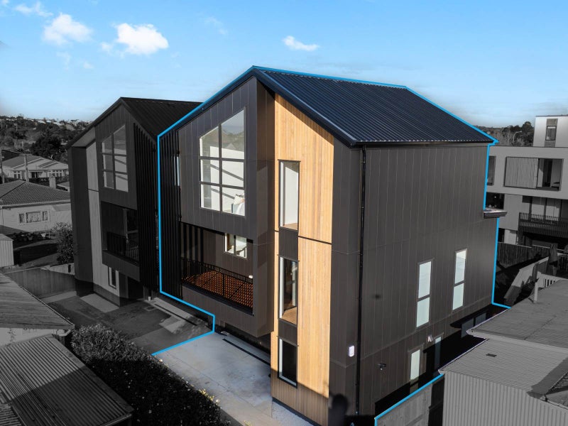17C Walmer Road, Point Chevalier, Auckland - Carousel 1