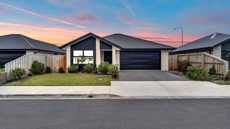 10 Antill Street, Woodend, Woodend - Carousel 1
