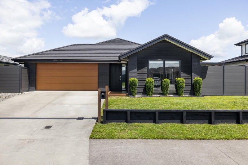 19 Kimbrae Drive, Rototuna North, Hamilton - Carousel 1