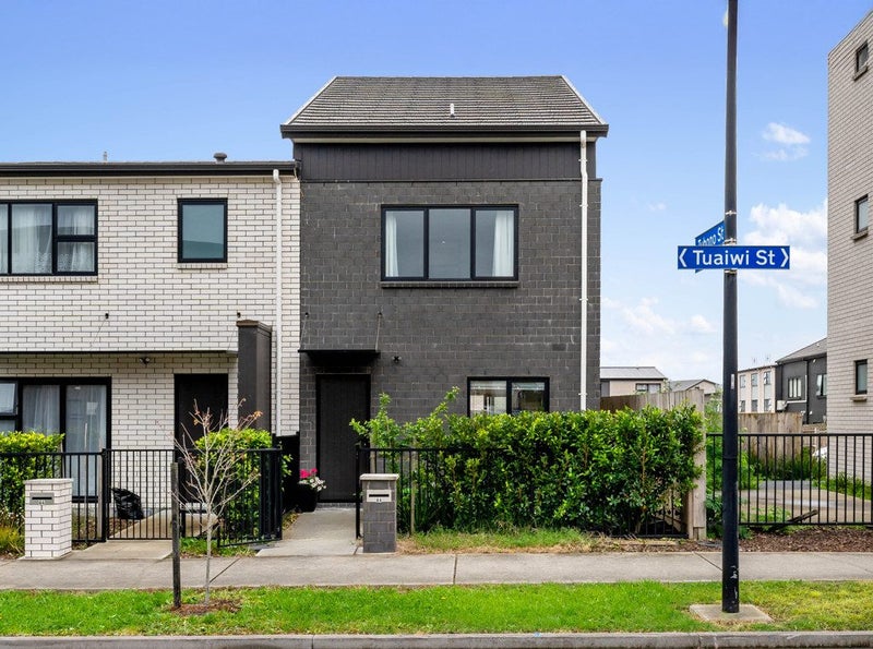 66 Tuaiwi Street, Manukau, Auckland - Carousel 1