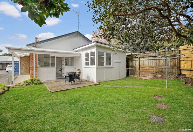 1/9 August Place, Greenlane, Auckland - Carousel 2