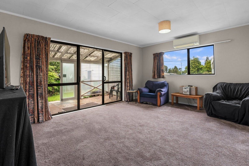 19 South Road, Mamaku - Carousel 2