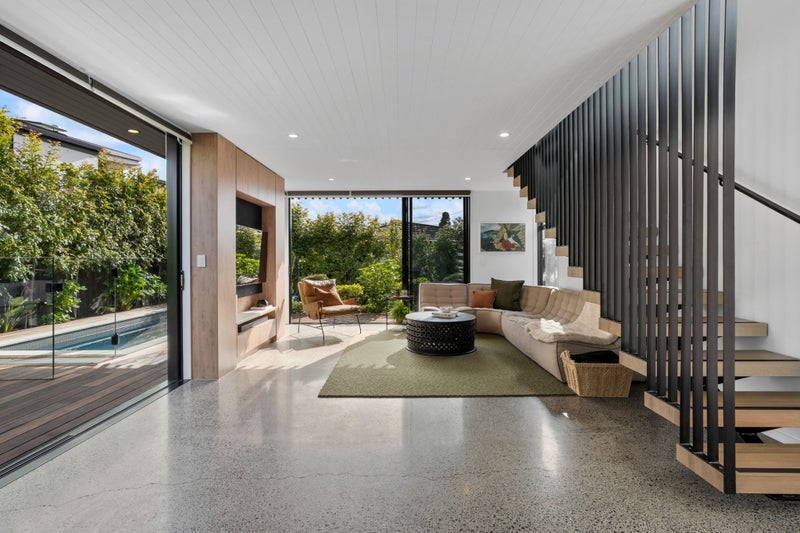 64A Huia Road, Point Chevalier, Auckland - Carousel 2