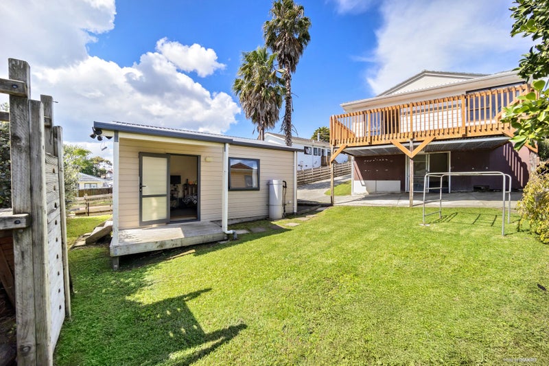 77 Brunner Road, Glen Eden, Auckland - Carousel 2