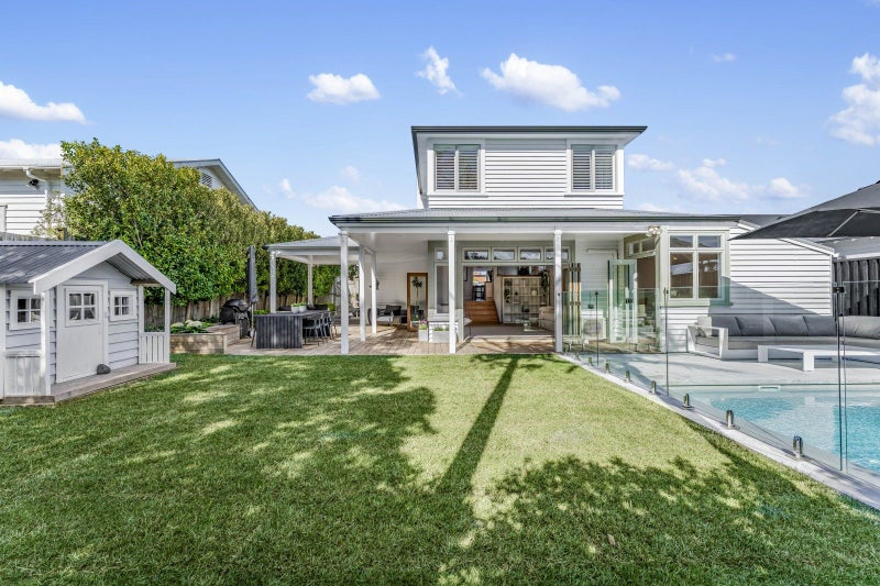 2A Egremont Street, Belmont, Auckland - Carousel 2