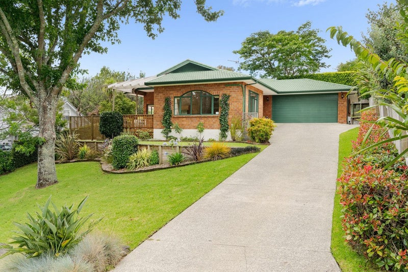 10 Rothesay Lane, Bethlehem, Tauranga - Carousel 1