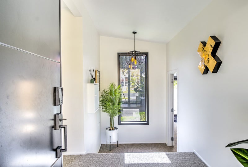77 Gilbass Avenue, Hamilton Lake, Hamilton - Carousel 2
