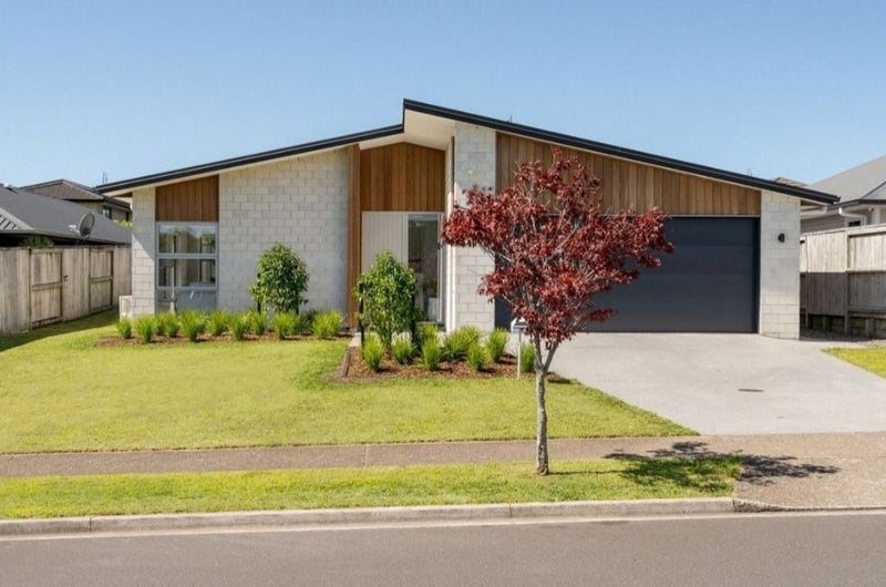 17 Puhirake Crescent, Pyes Pa, Tauranga, Bay Of Plenty - Carousel 1
