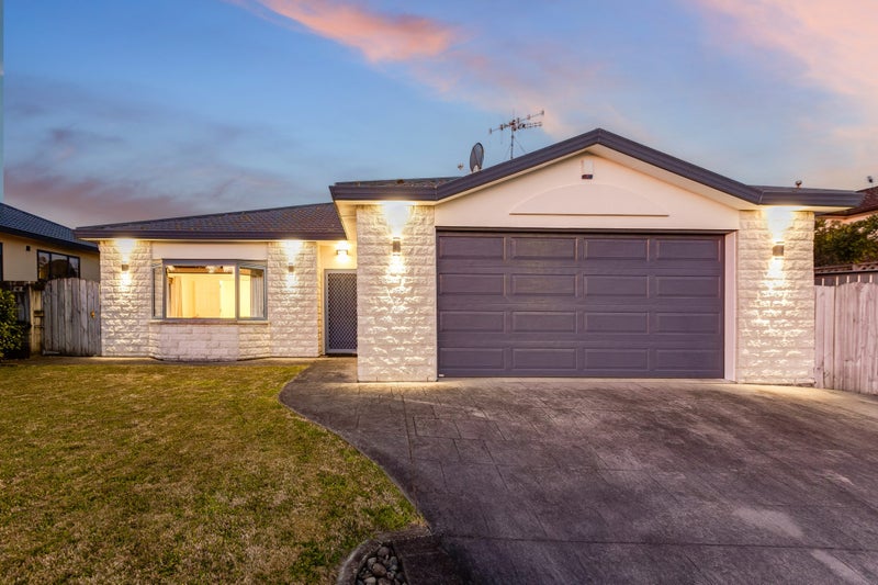 3 Barque Crescent, Whitby, Porirua - Carousel 1