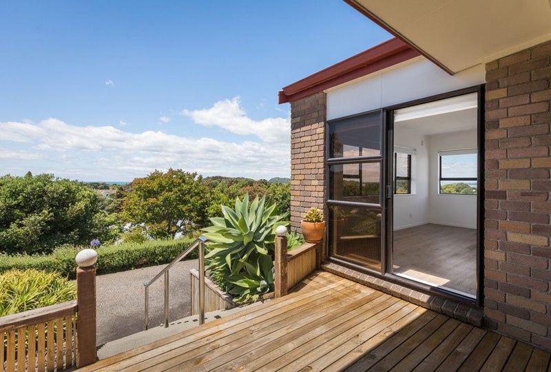 2 Denby Close, Athenree, Waihi Beach - Carousel 2